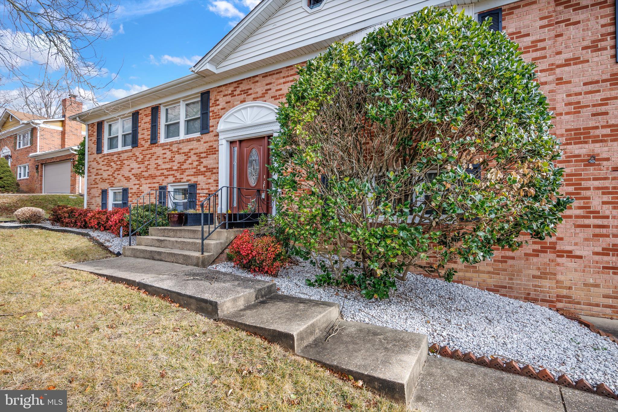 MARY-CATHERINE ESTATES - Residential