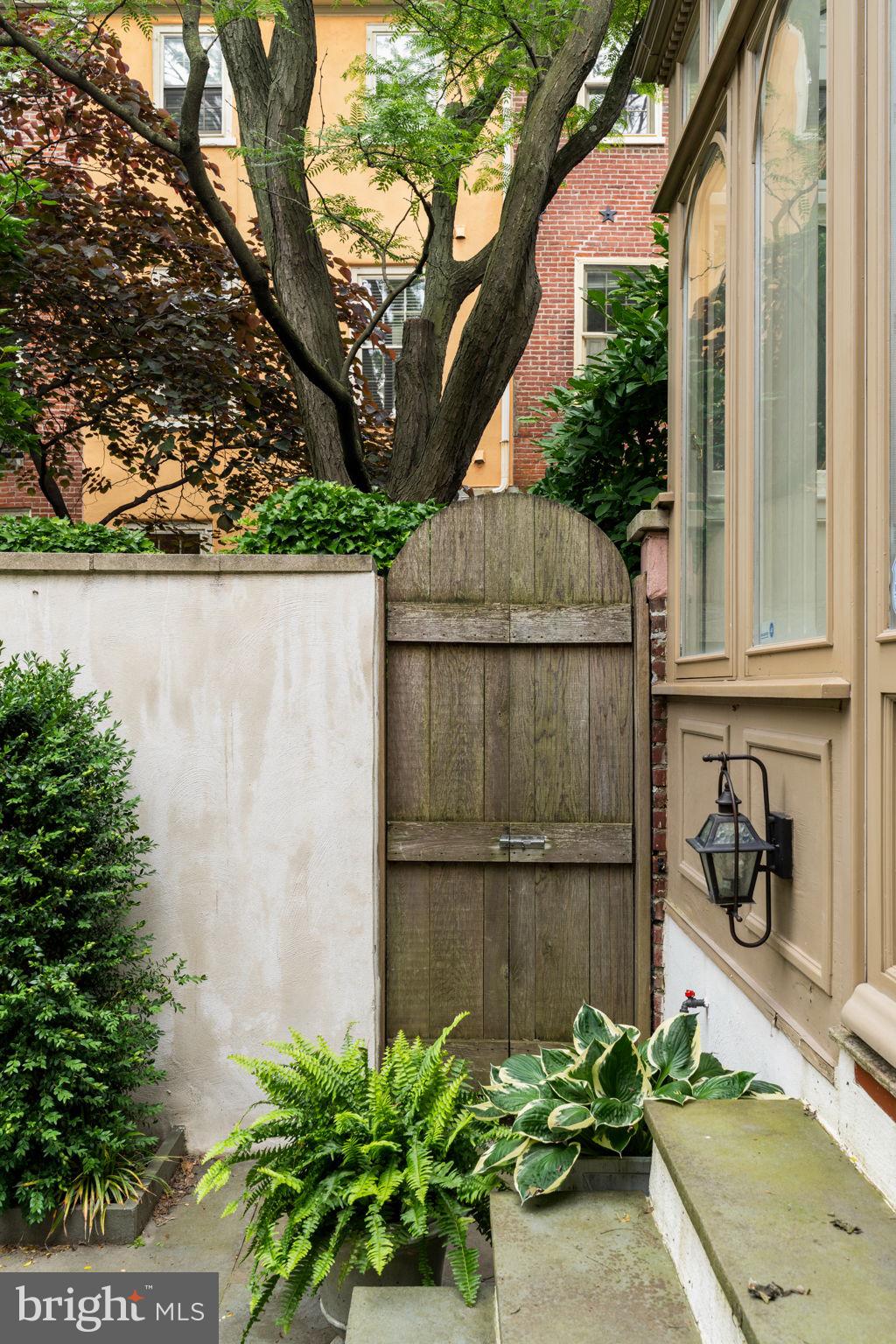 SOCIETY HILL - Residential