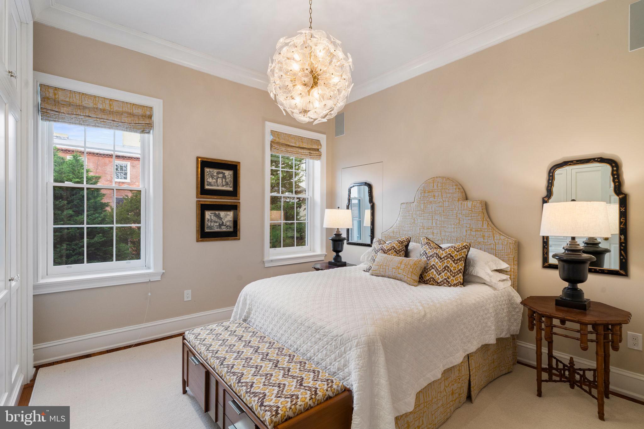 SOCIETY HILL - Residential