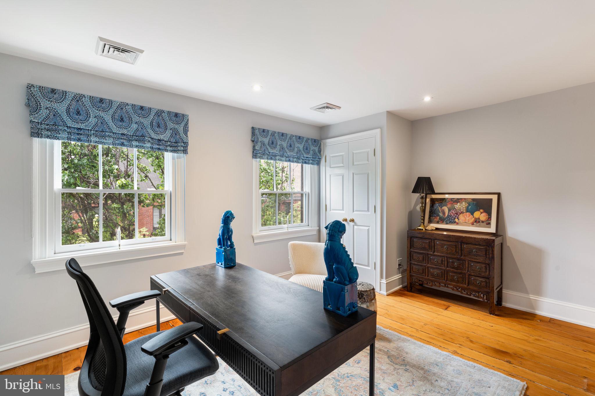 SOCIETY HILL - Residential