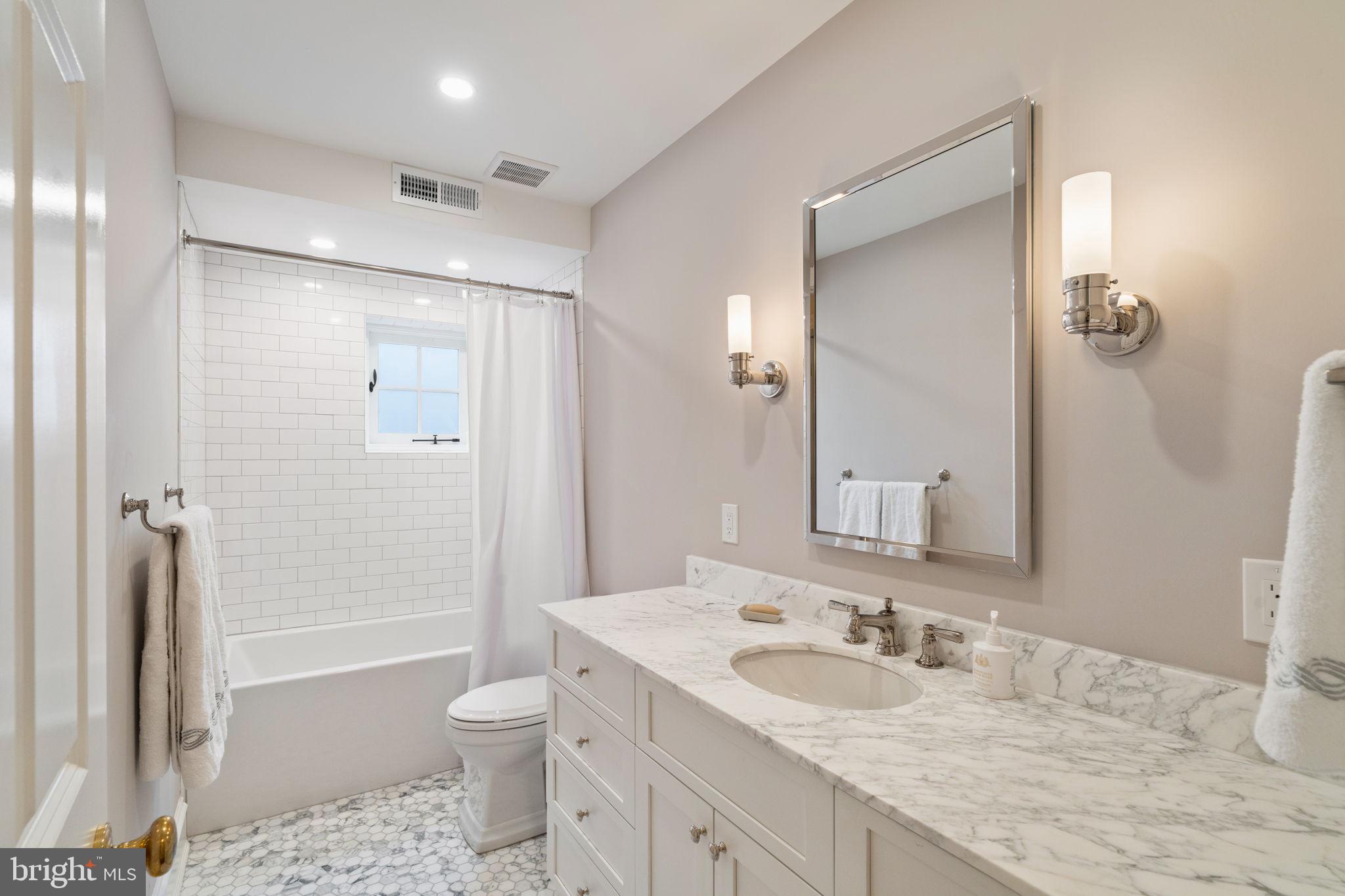 SOCIETY HILL - Residential