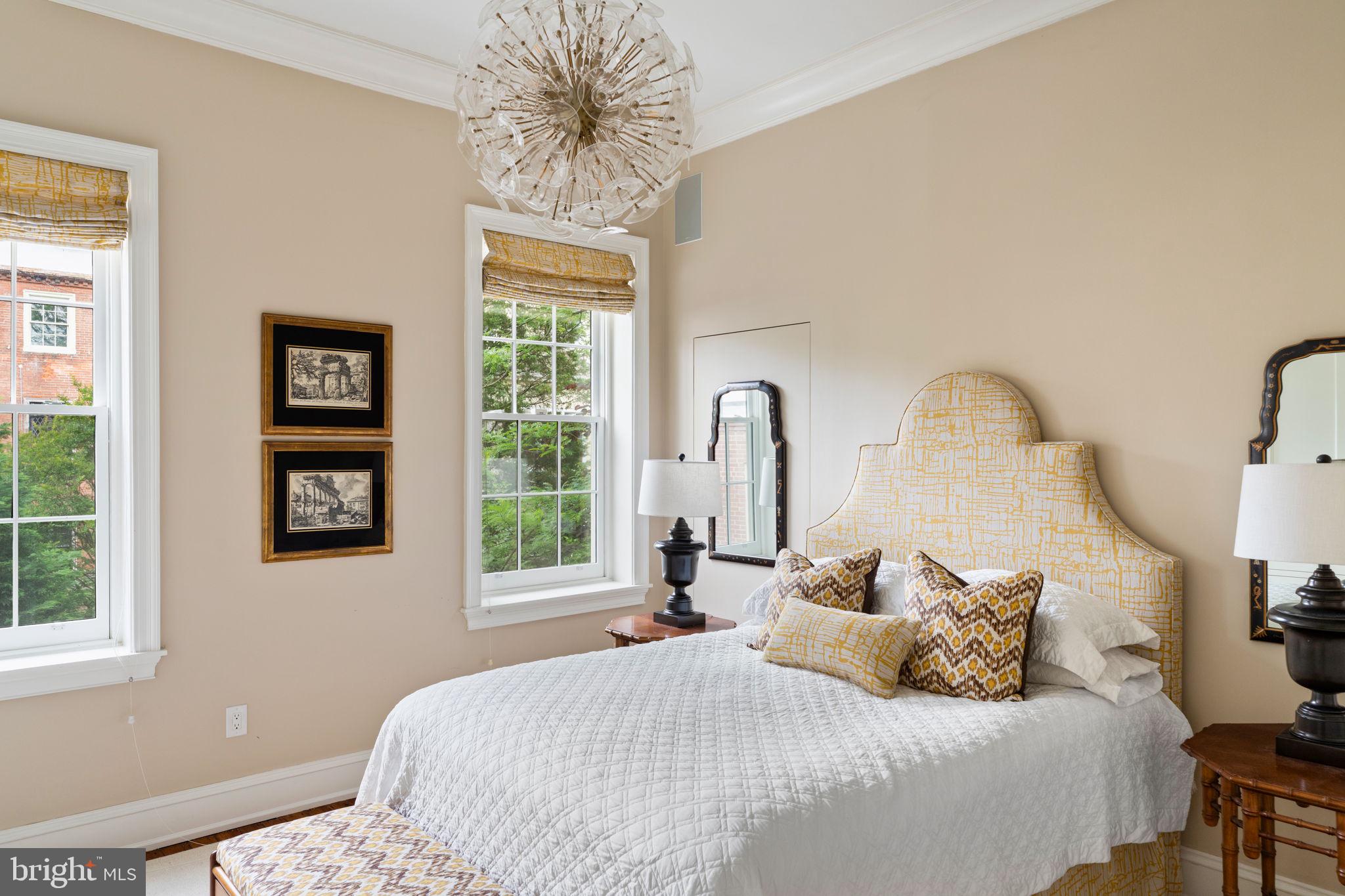 SOCIETY HILL - Residential