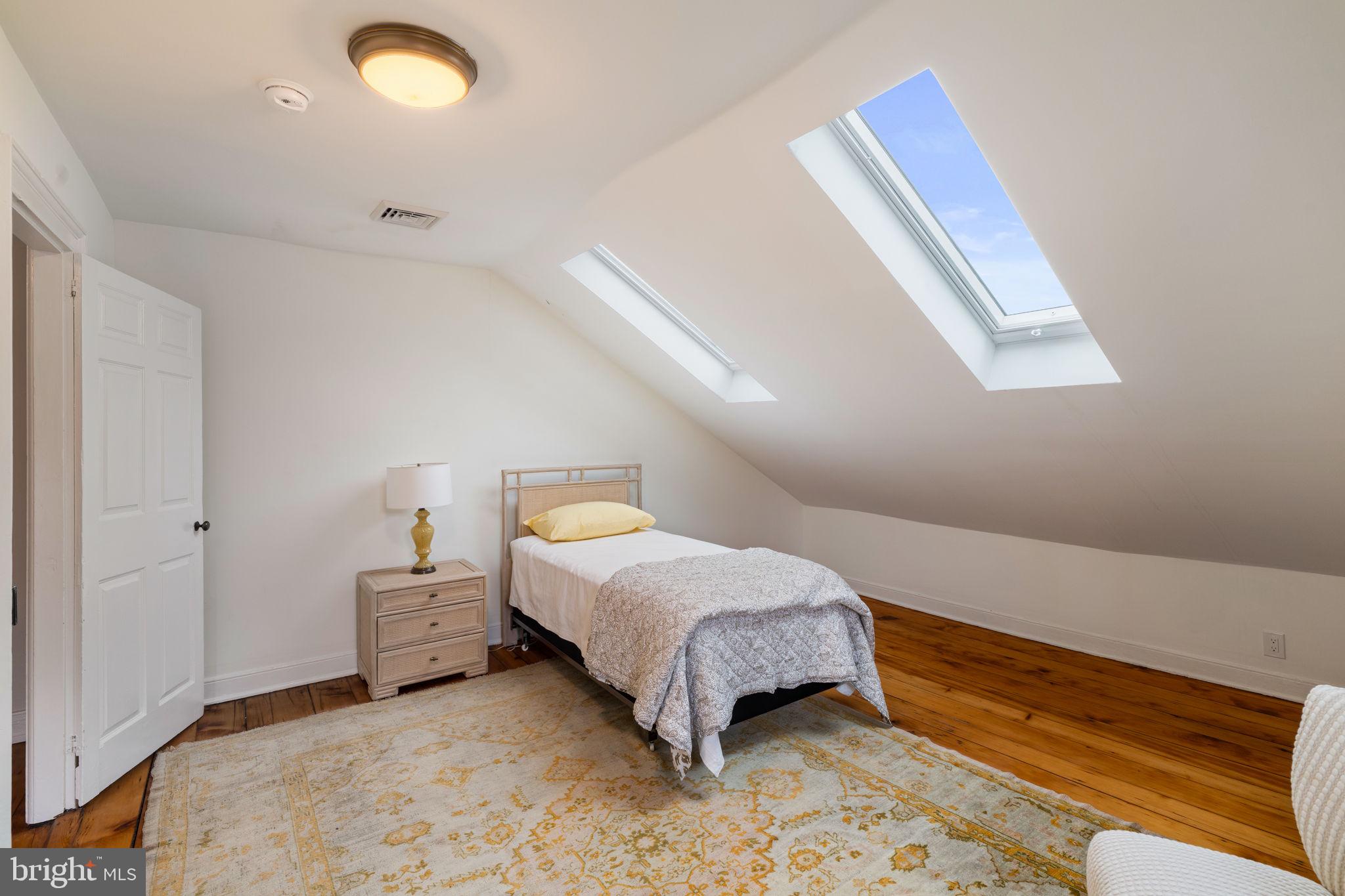 SOCIETY HILL - Residential