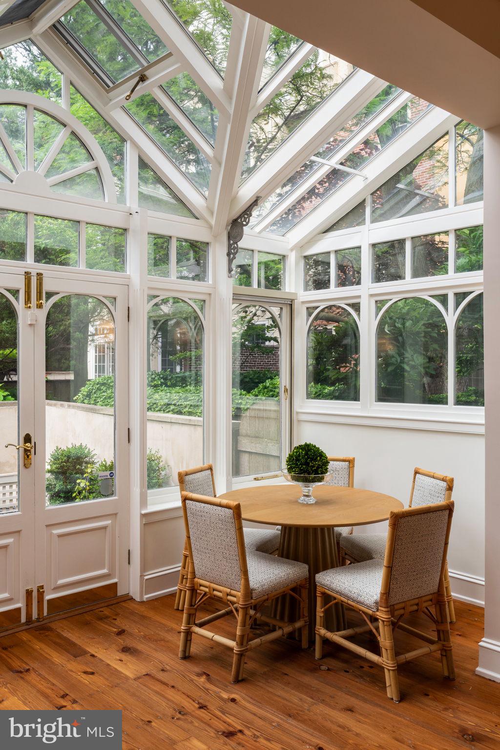 SOCIETY HILL - Residential