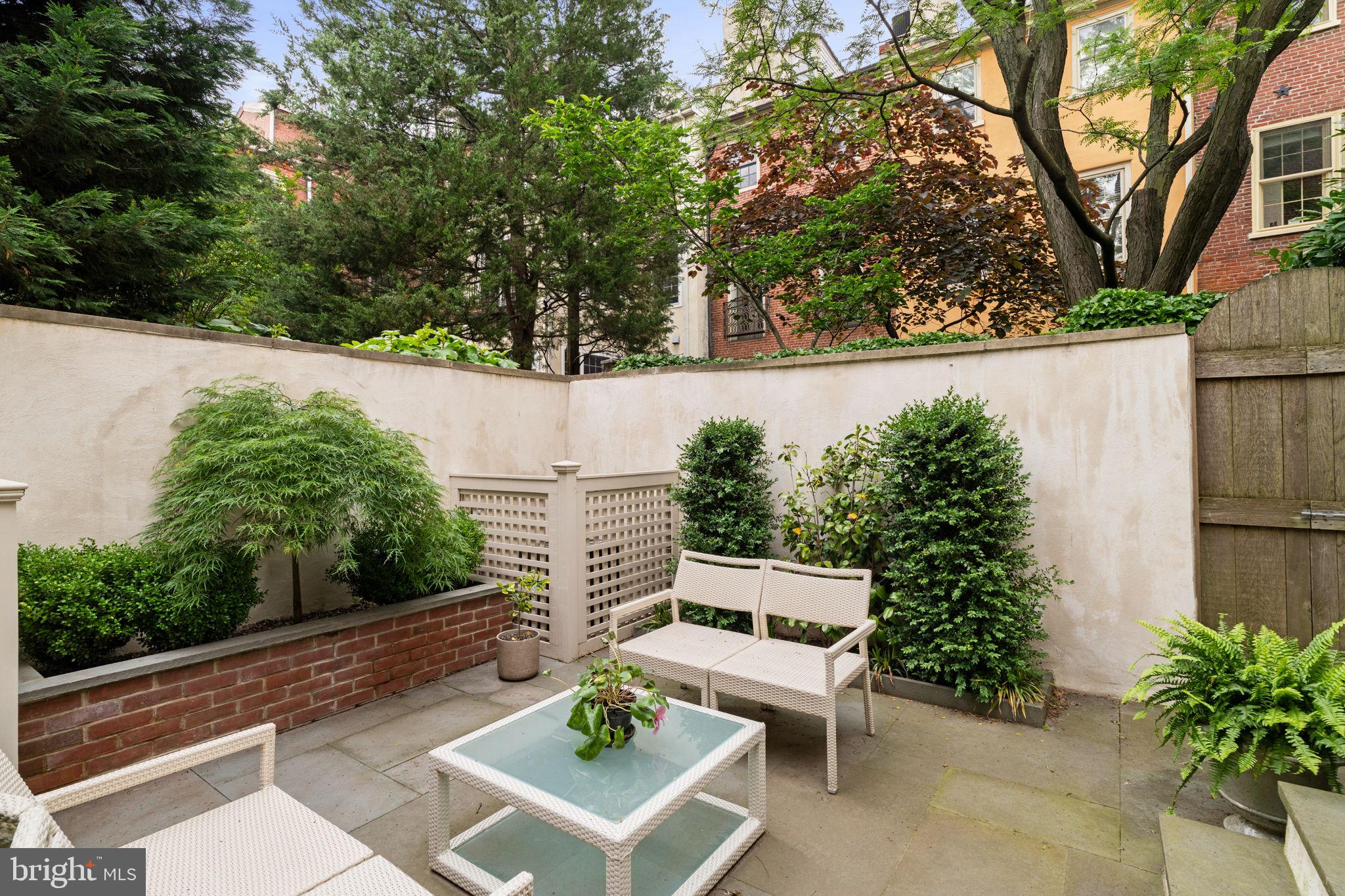 SOCIETY HILL - Residential