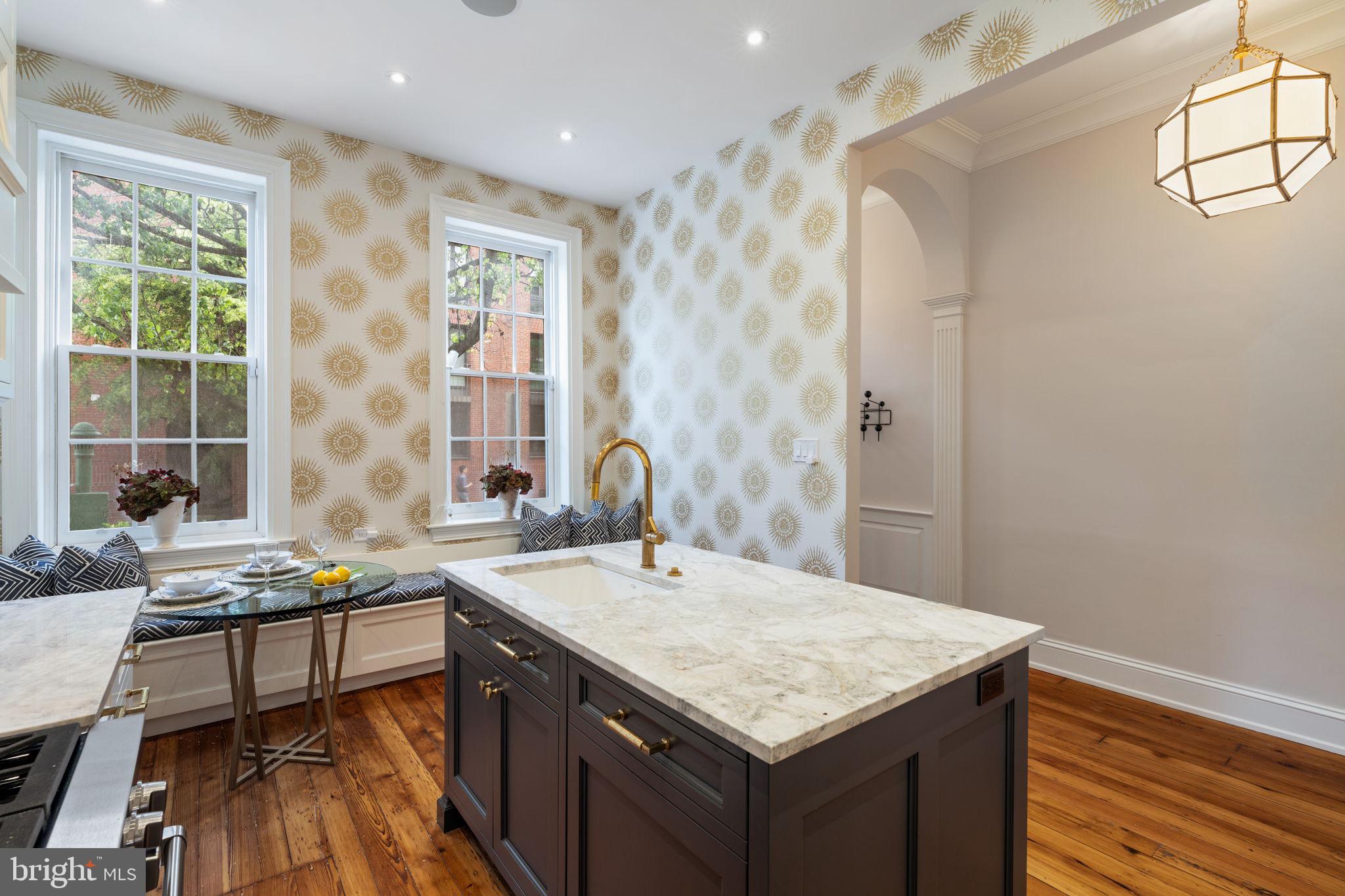 SOCIETY HILL - Residential