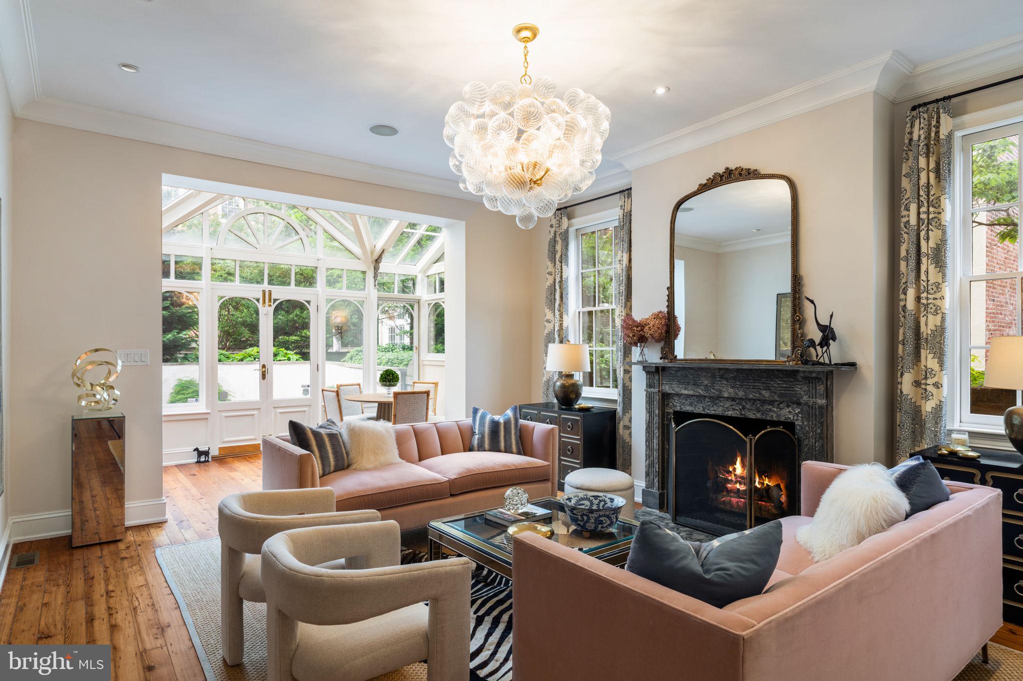 SOCIETY HILL - Residential