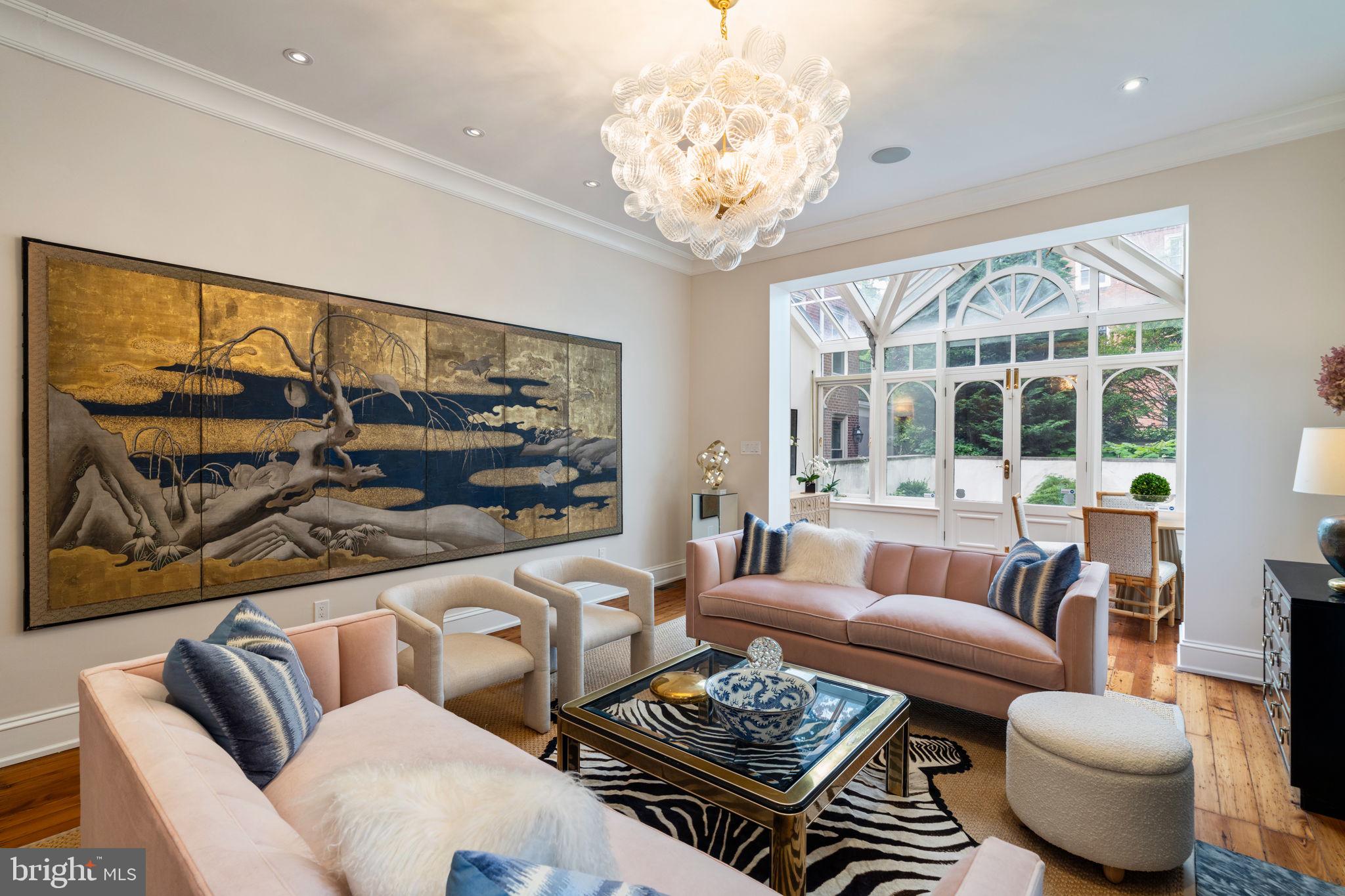 SOCIETY HILL - Residential