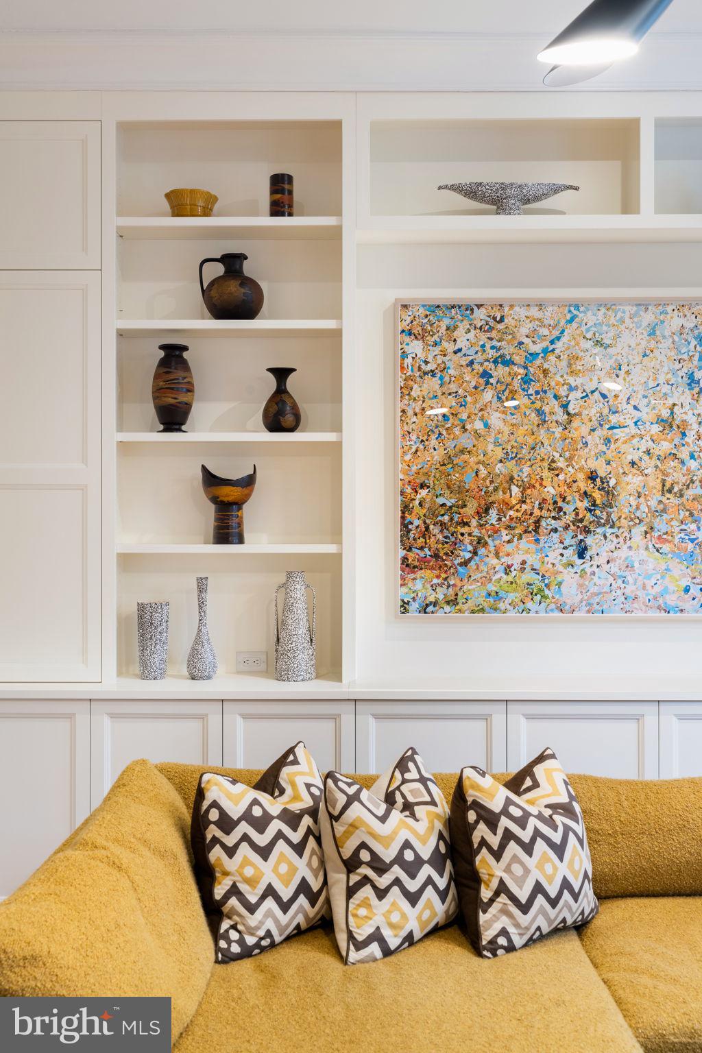 SOCIETY HILL - Residential