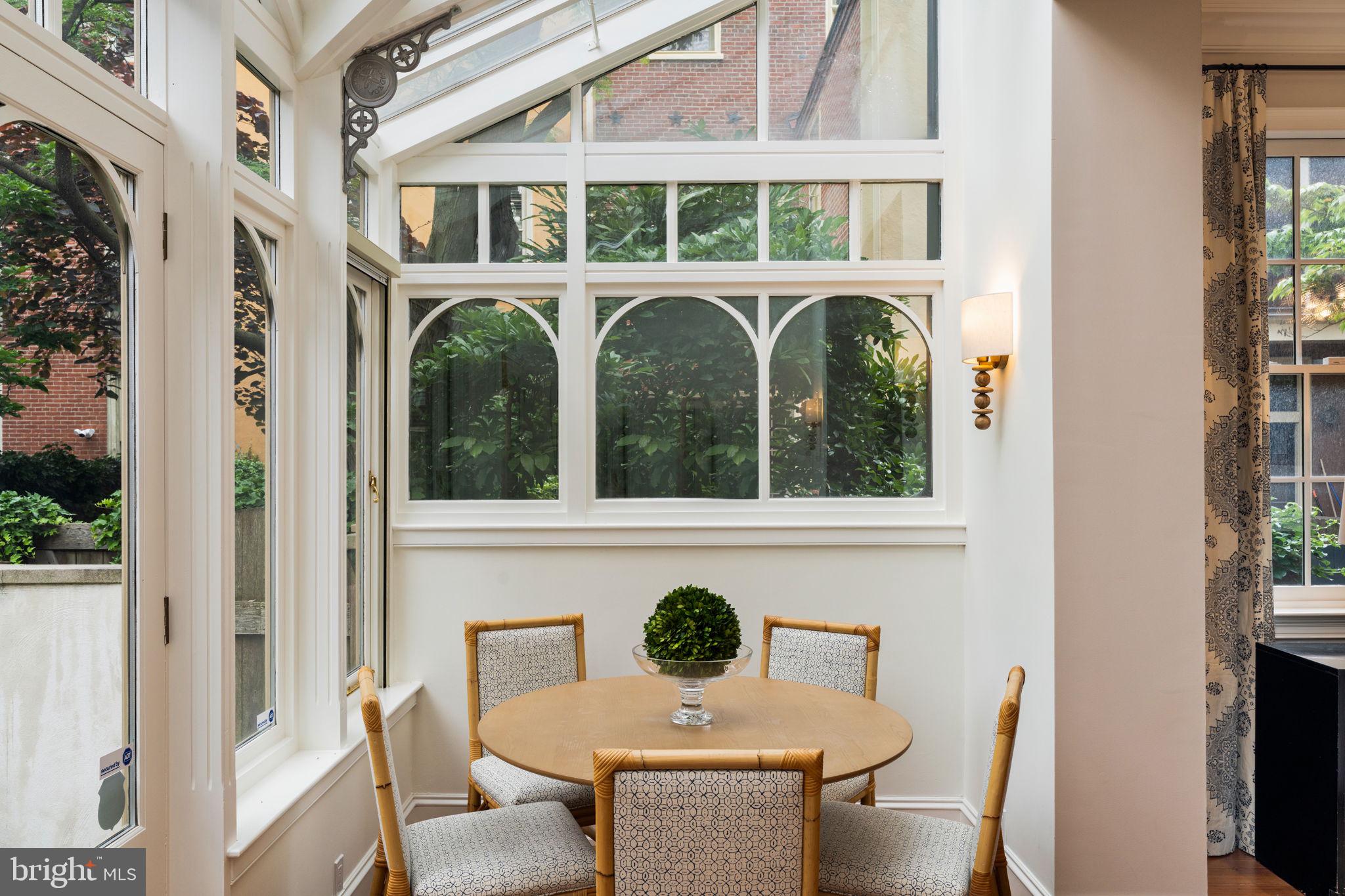 SOCIETY HILL - Residential