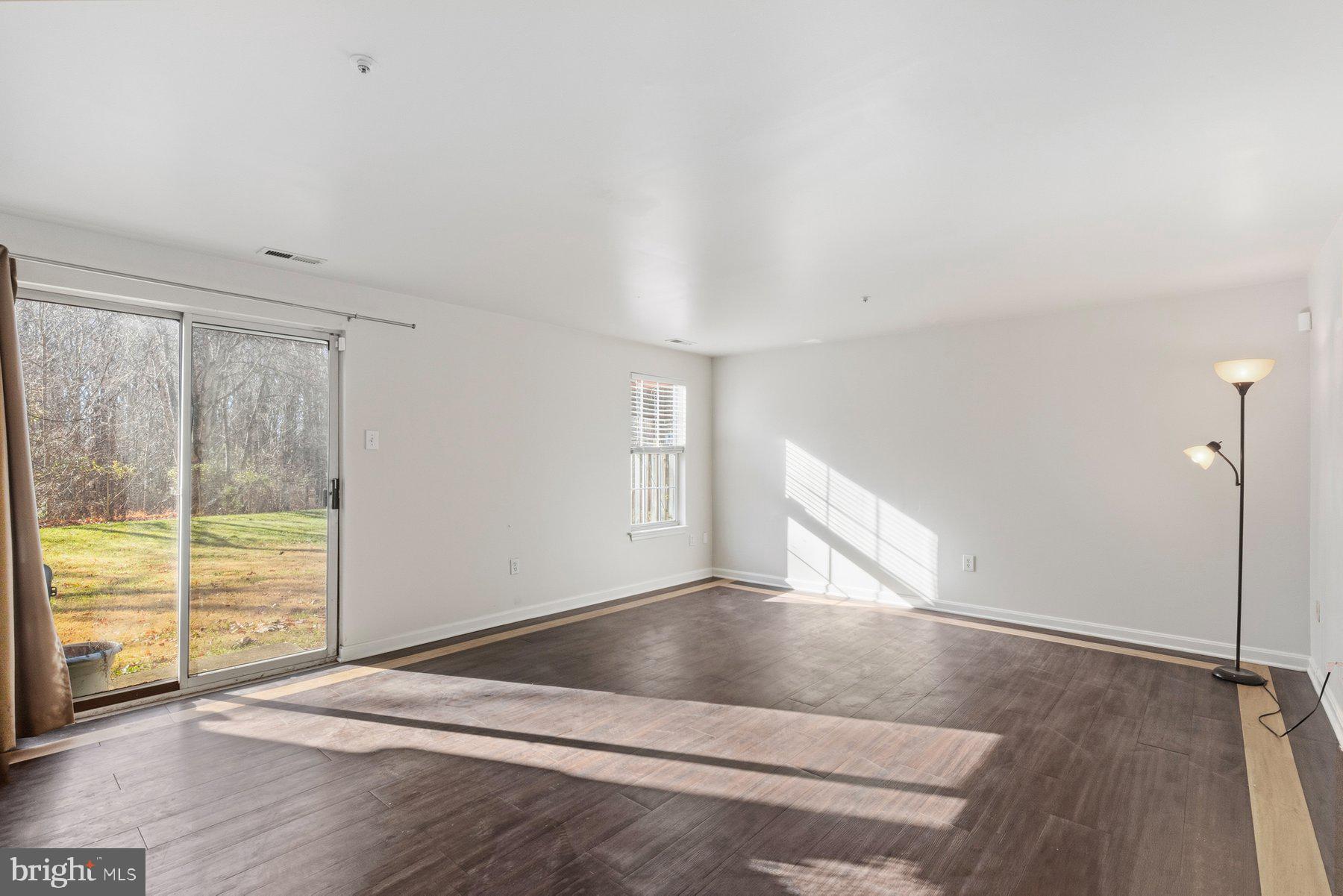 KINGS POINT - Residential Lease