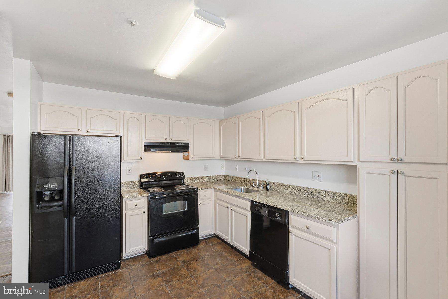 KINGS POINT - Residential Lease