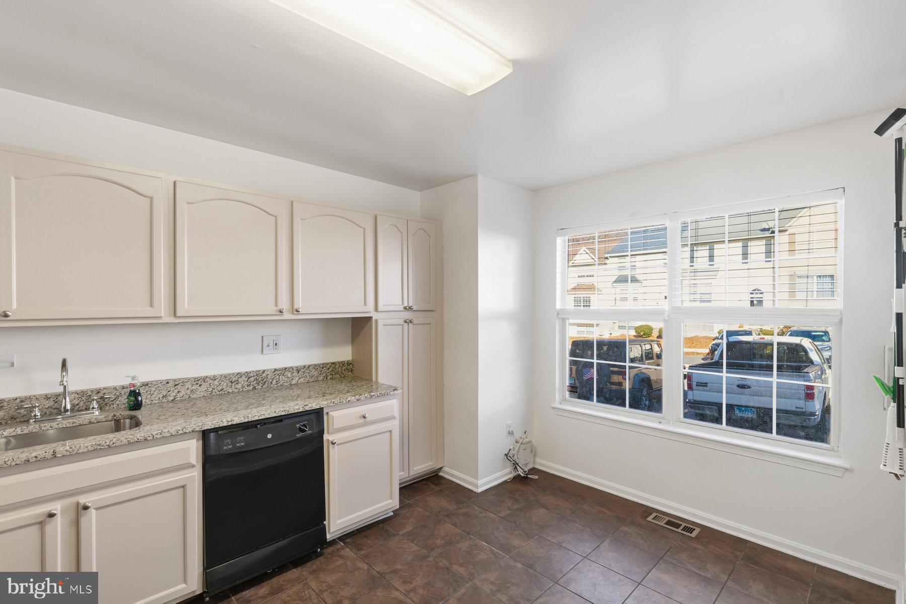 KINGS POINT - Residential Lease