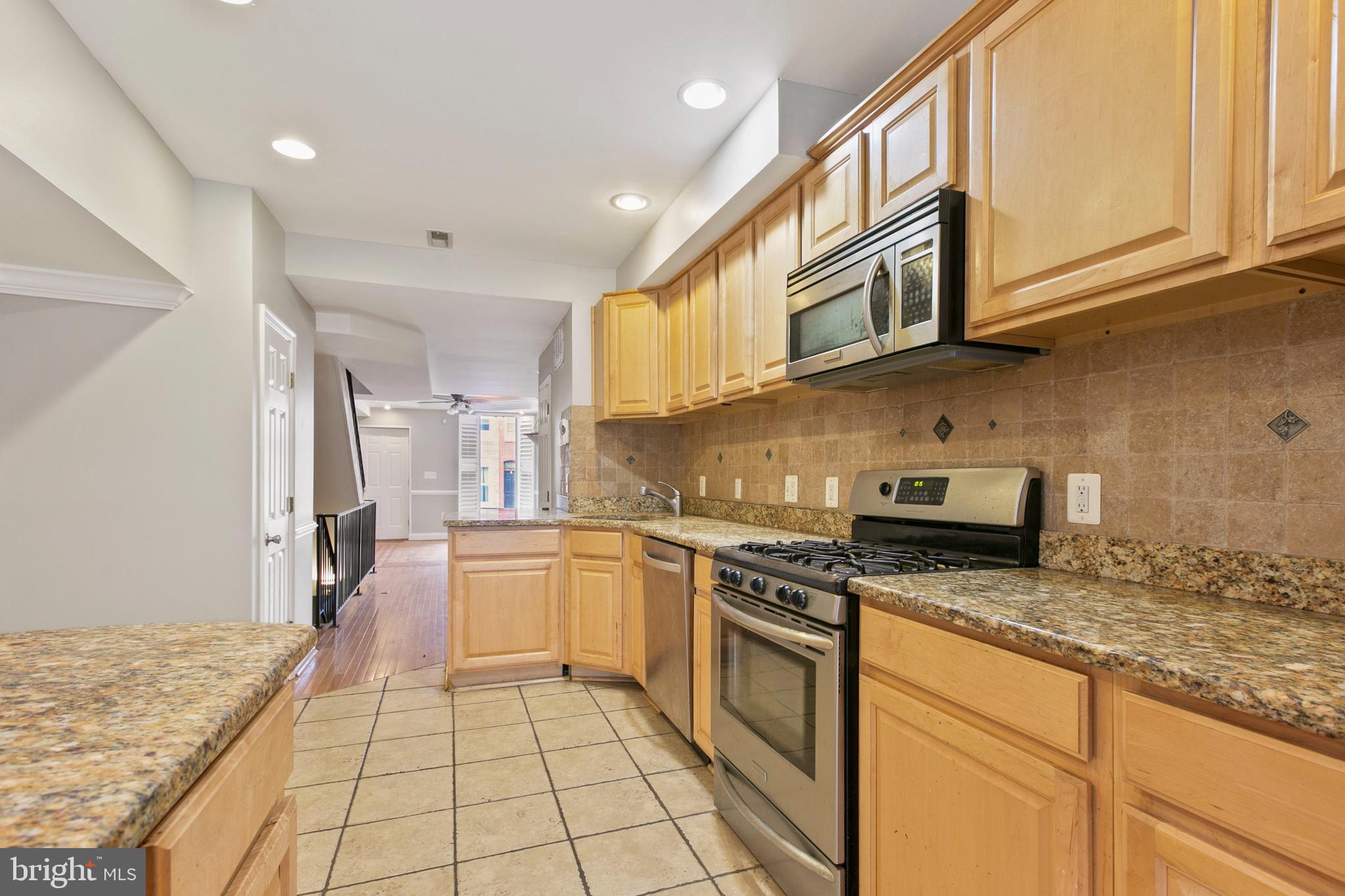 FEDERAL HILL HISTORIC DISTRICT - Residential Lease