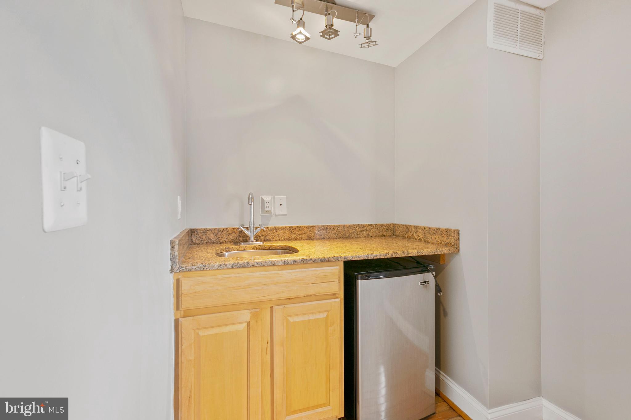 FEDERAL HILL HISTORIC DISTRICT - Residential Lease