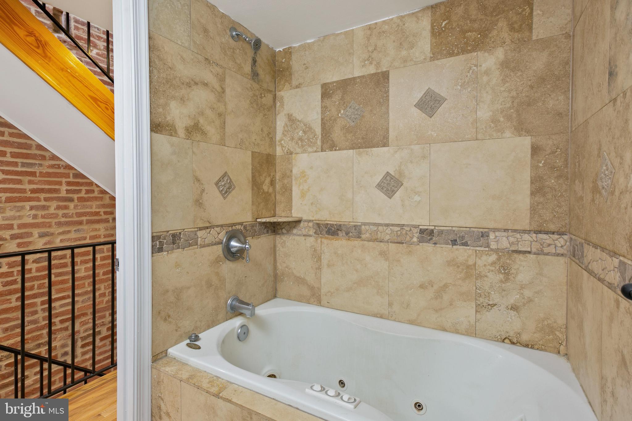 FEDERAL HILL HISTORIC DISTRICT - Residential Lease