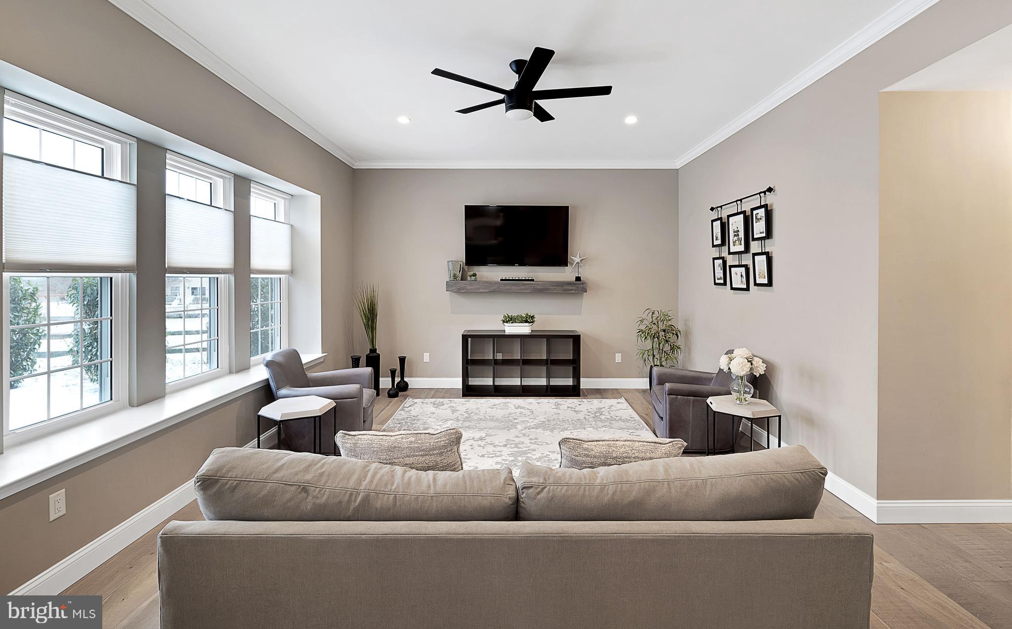 NORTH POINTE - Residential