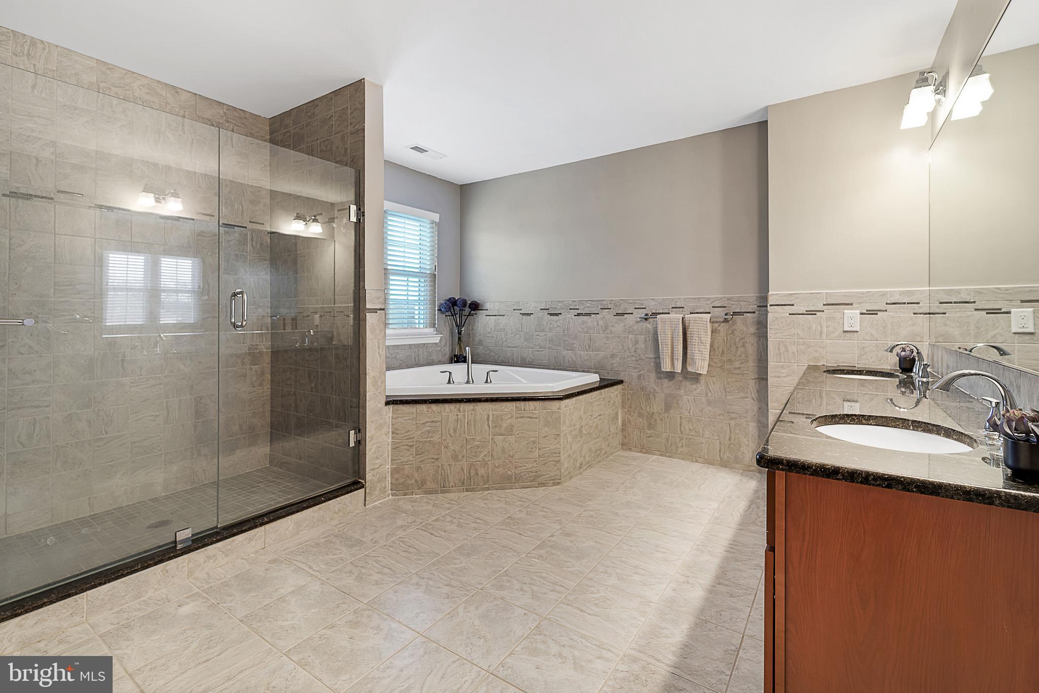 NORTH POINTE - Residential