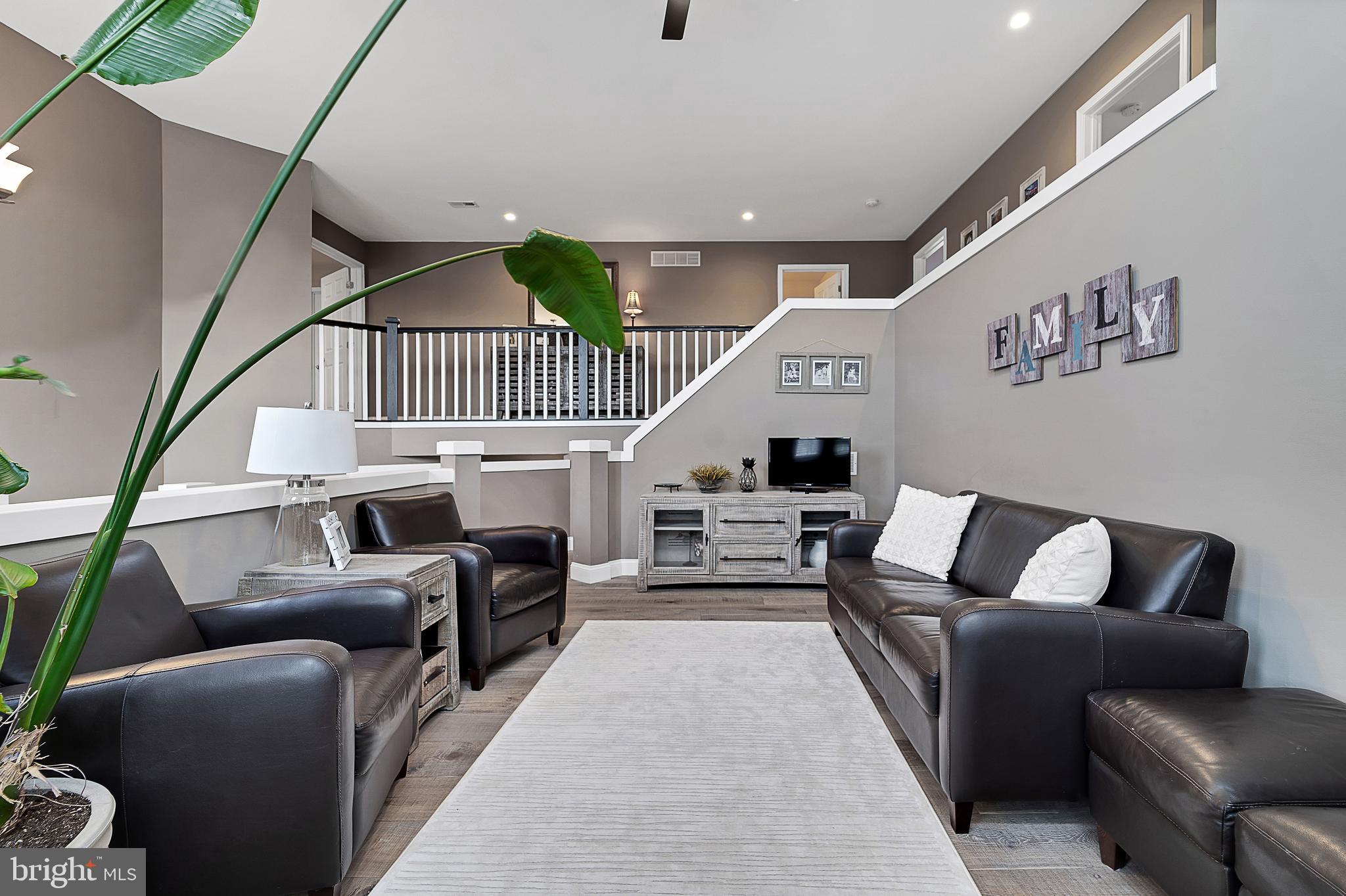 NORTH POINTE - Residential