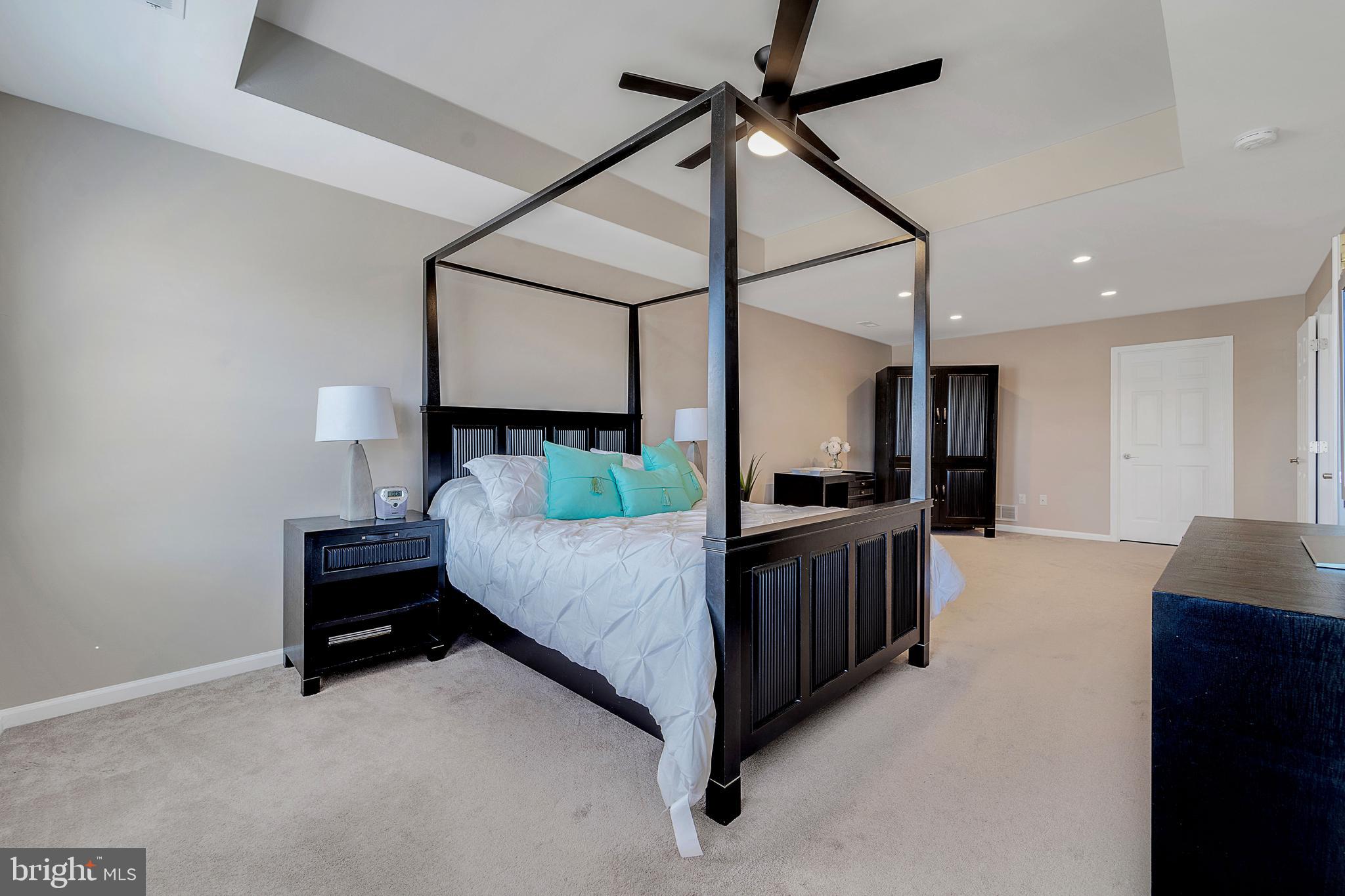 NORTH POINTE - Residential