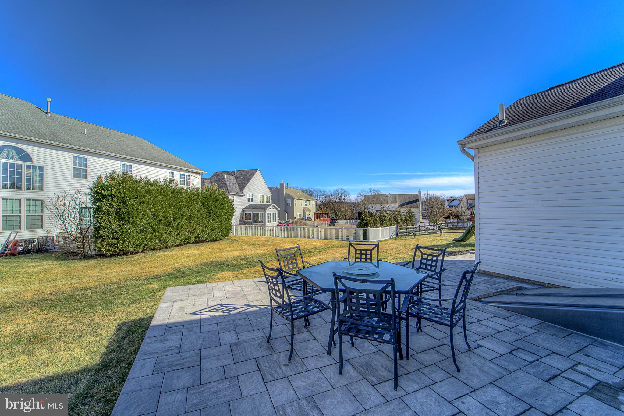 NORTH POINTE - Residential