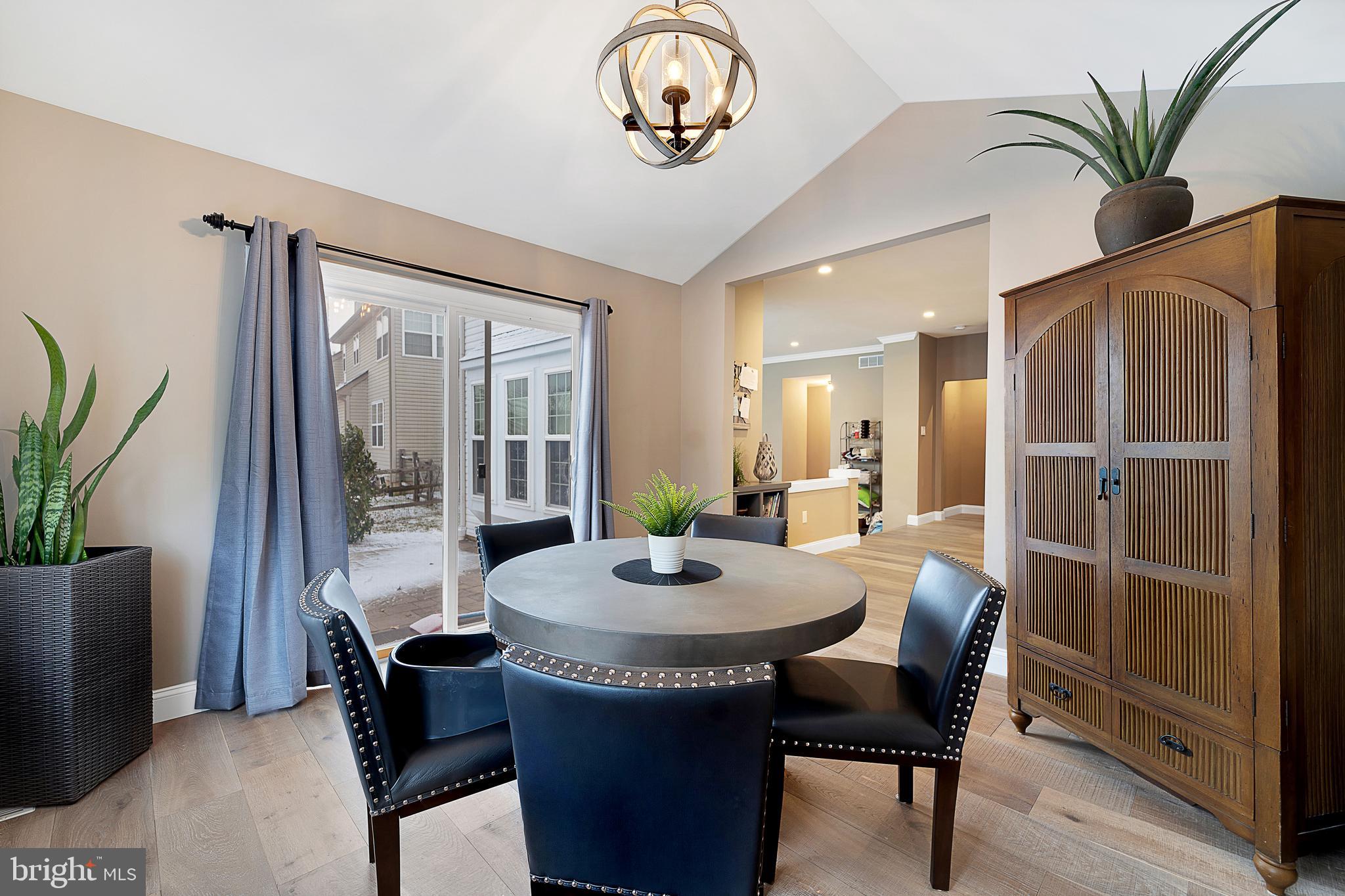 NORTH POINTE - Residential