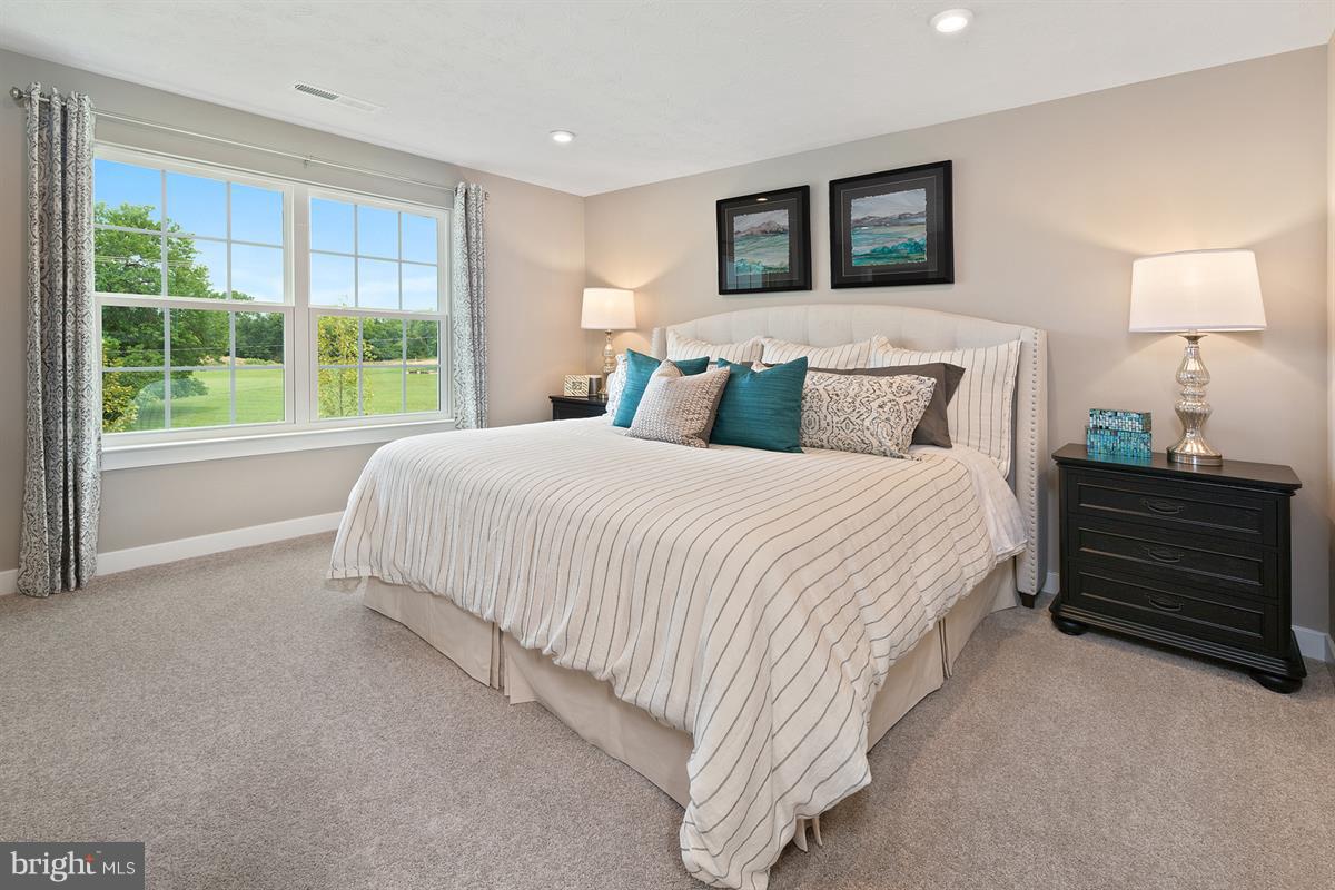 FOX CHAPEL CROSSING - Residential