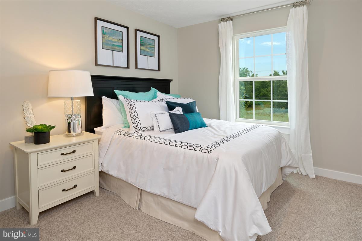 FOX CHAPEL CROSSING - Residential