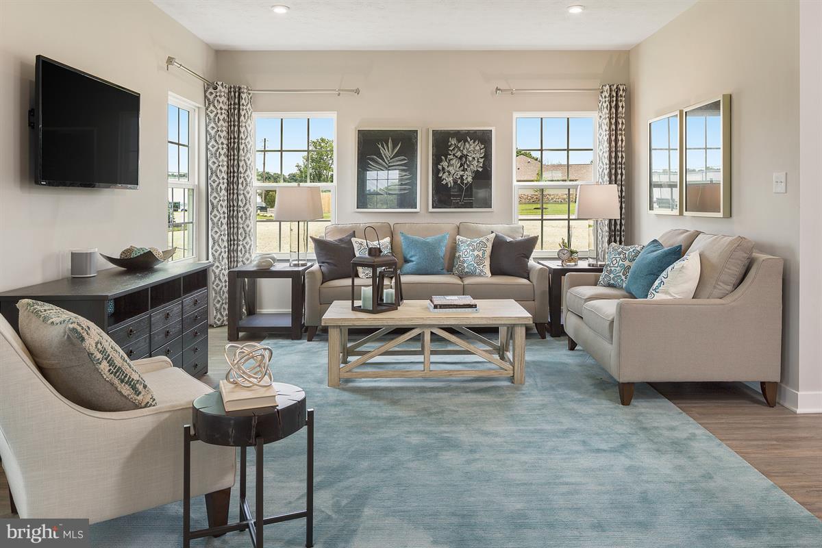 FOX CHAPEL CROSSING - Residential