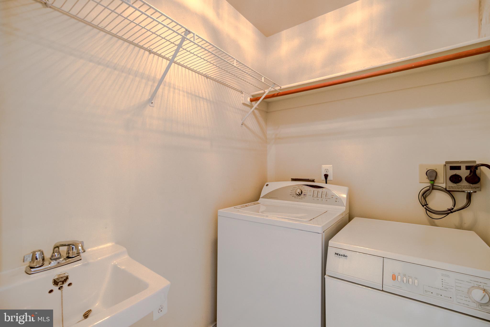 FREEDOM PARK - Residential Lease