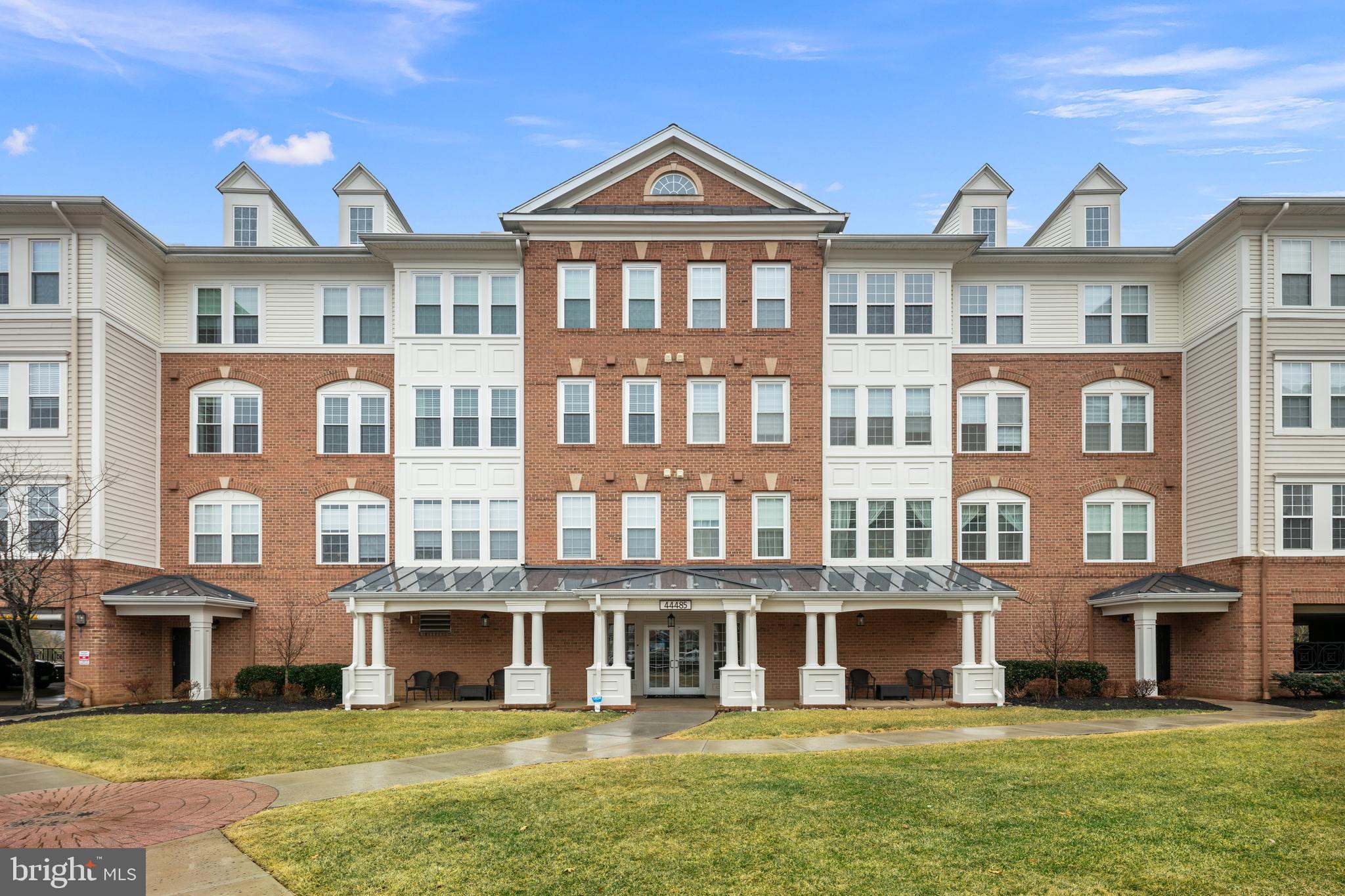 FOUR SEASONS AT ASHBURN VILLAGE - Residential