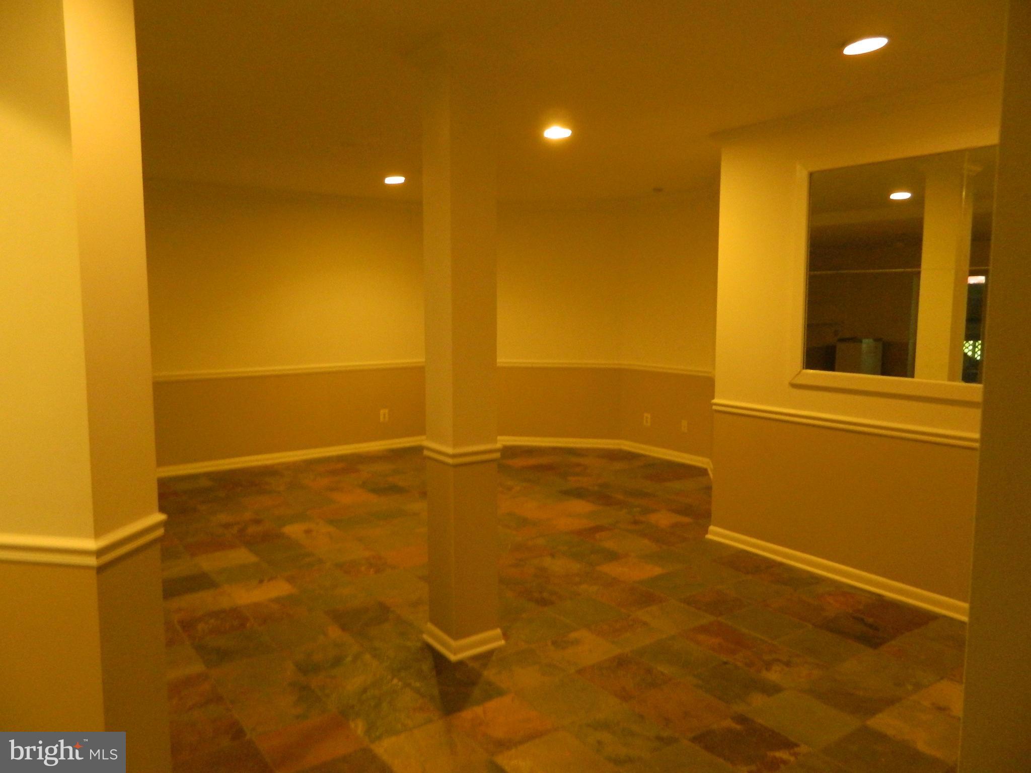 HARBOUR GLEN - Residential Lease