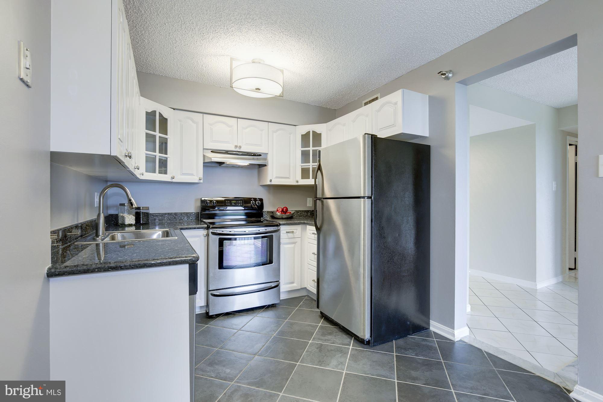 CHELSEA TOWERS - Residential Lease