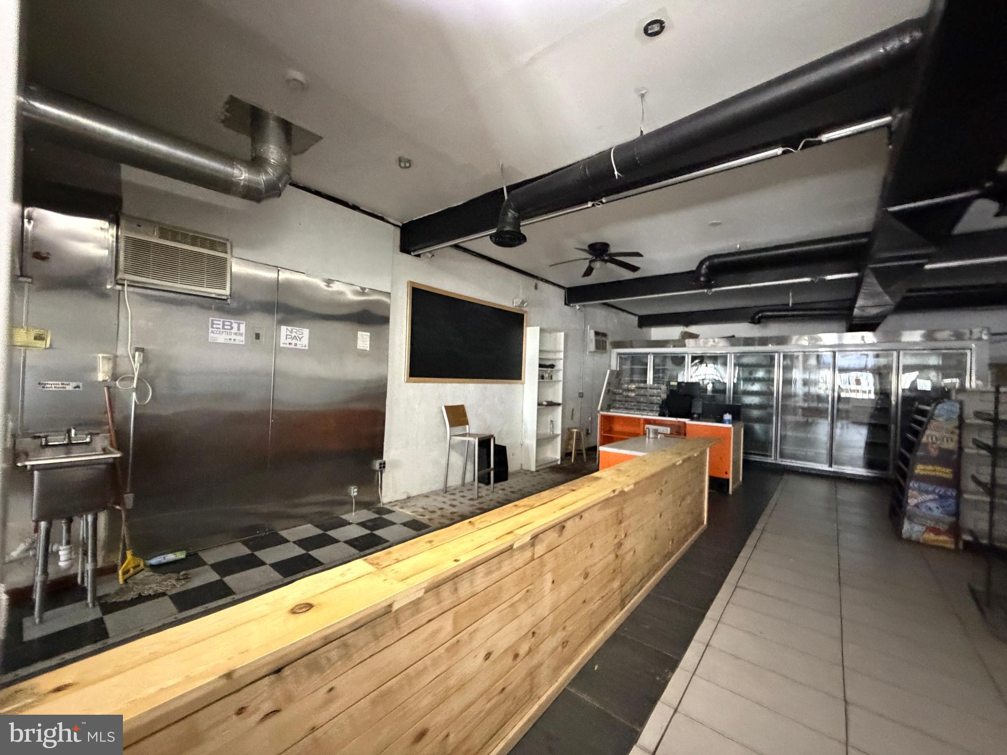 644 COOPER STREET STORE