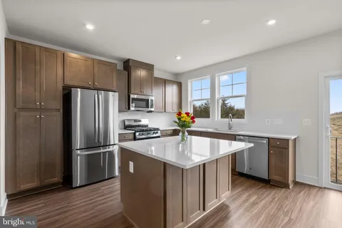 MLS: VAFV2034202