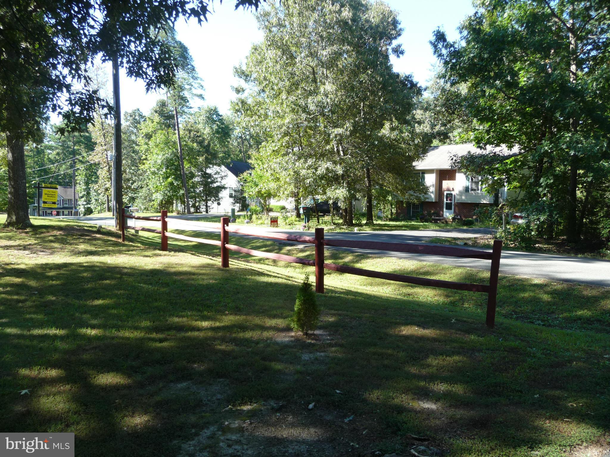 LAKE LAND - Residential Lease