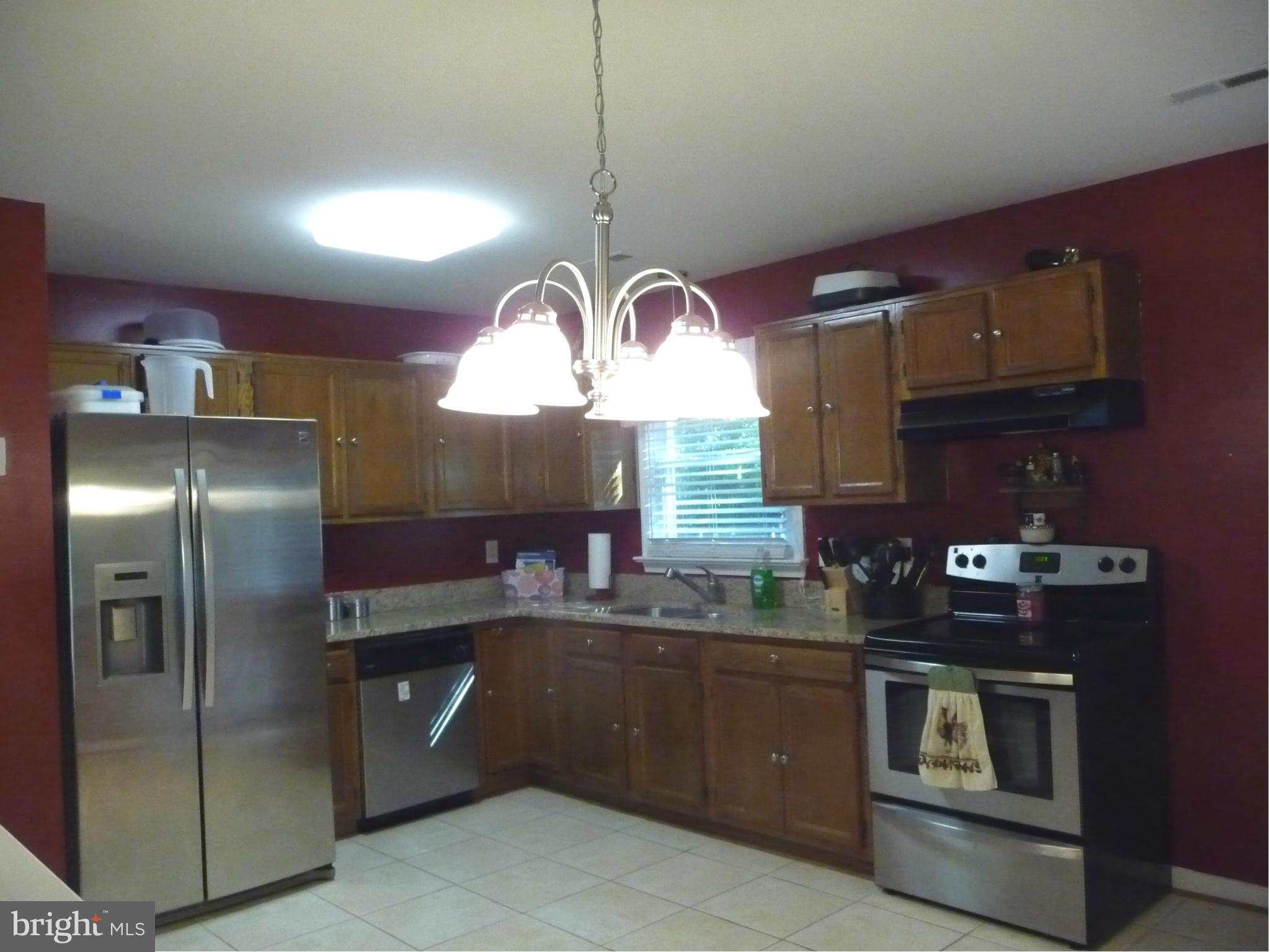 LAKE LAND - Residential Lease