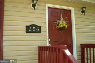 LAKE LAND - Residential Lease