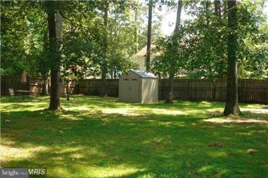 LAKE LAND - Residential Lease