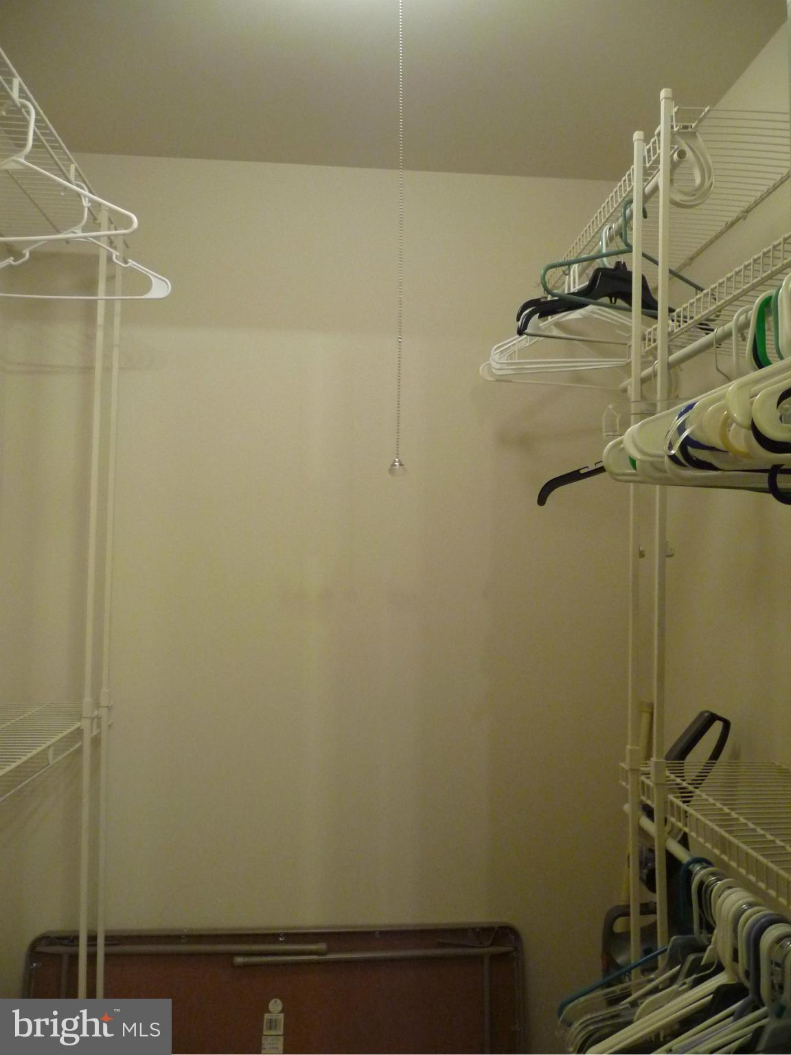 LAKE LAND - Residential Lease