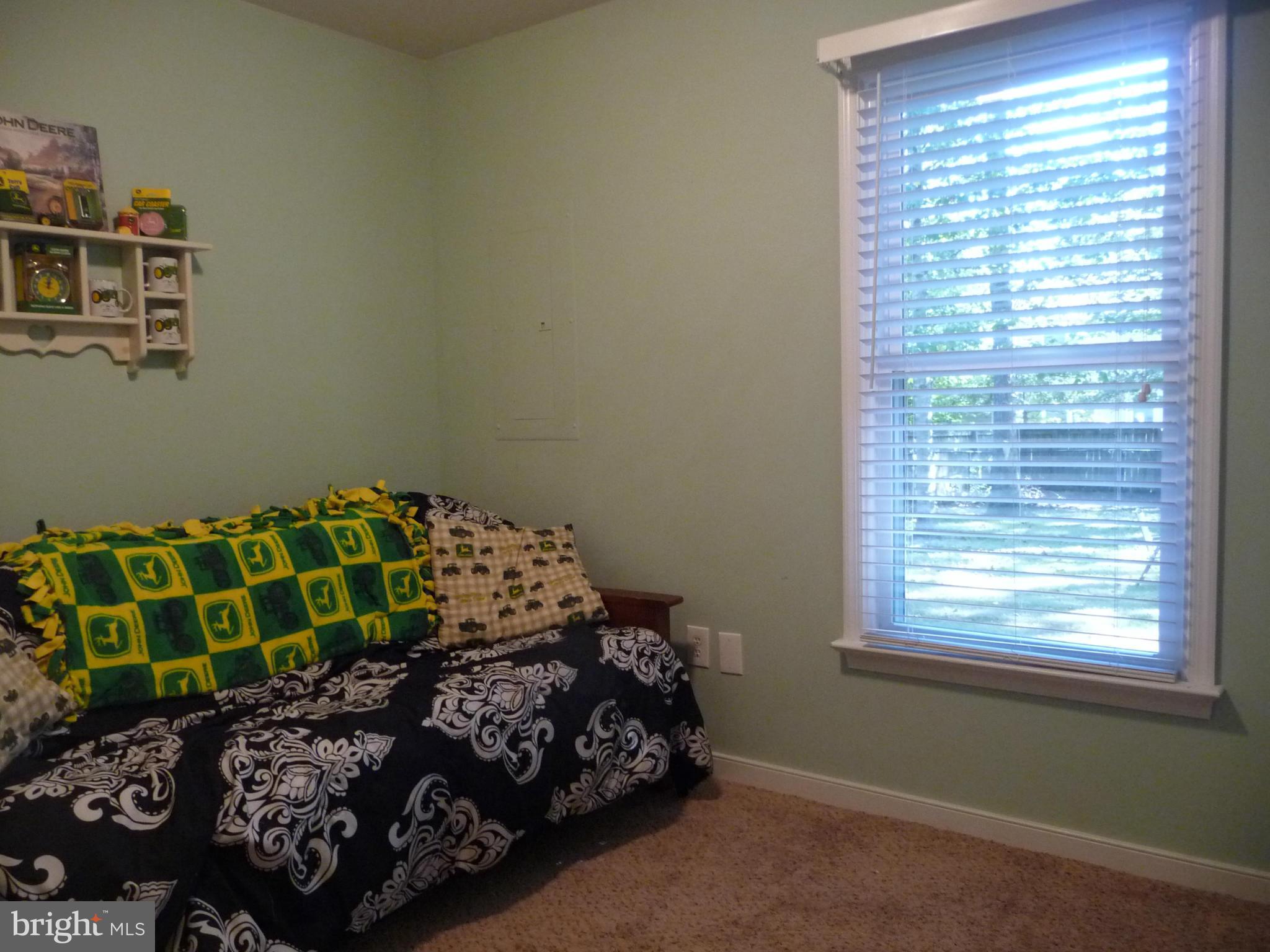 LAKE LAND - Residential Lease