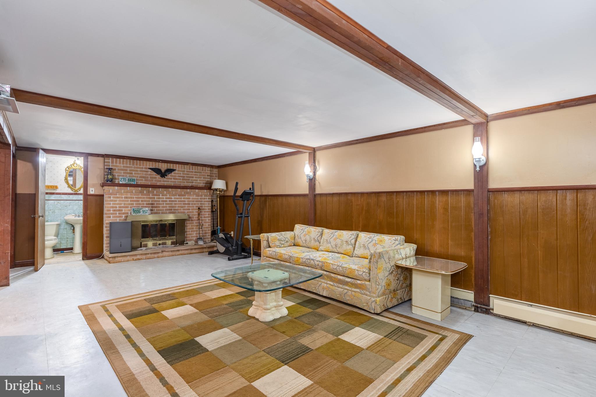 ABERDEEN HILLS - Residential