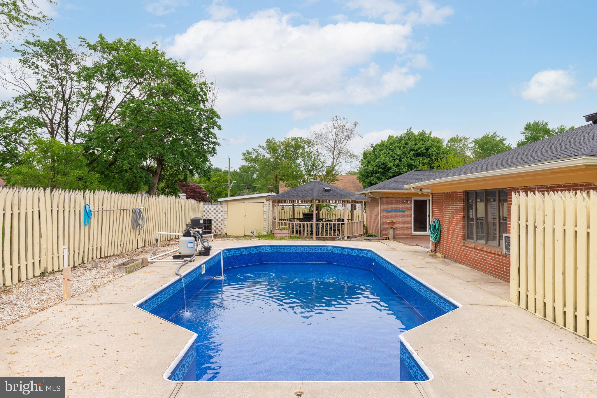 ABERDEEN HILLS - Residential