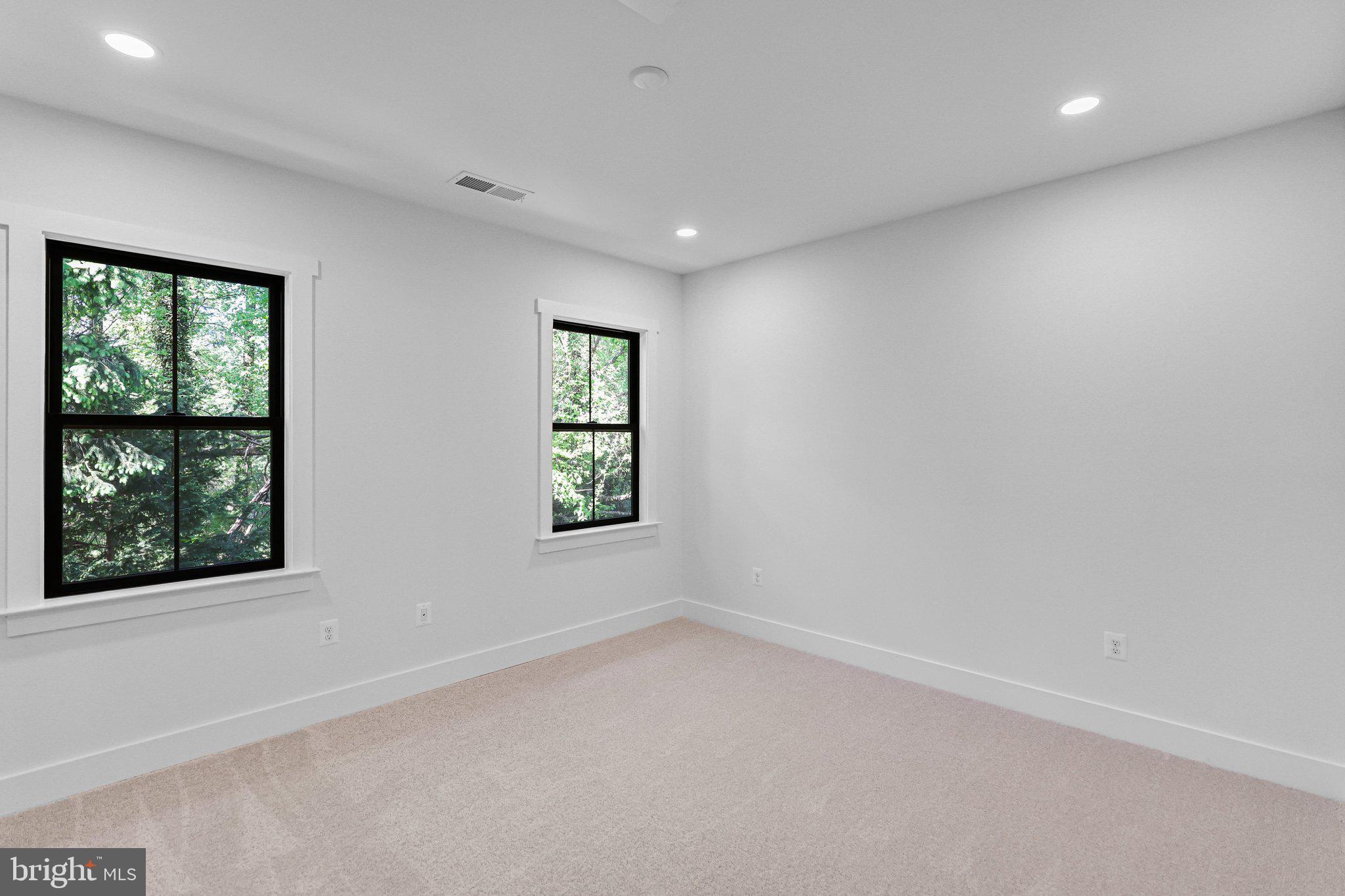 SOUTHAMPTON - Residential