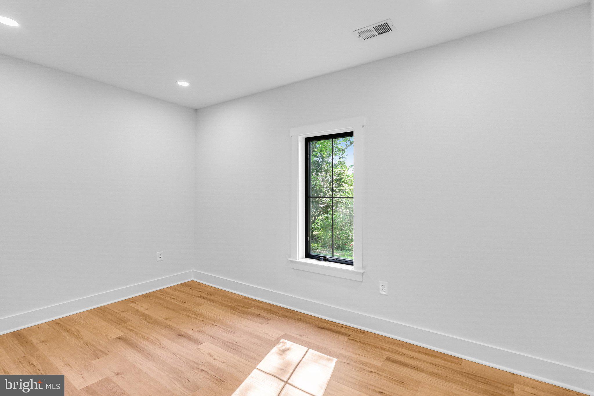 SOUTHAMPTON - Residential