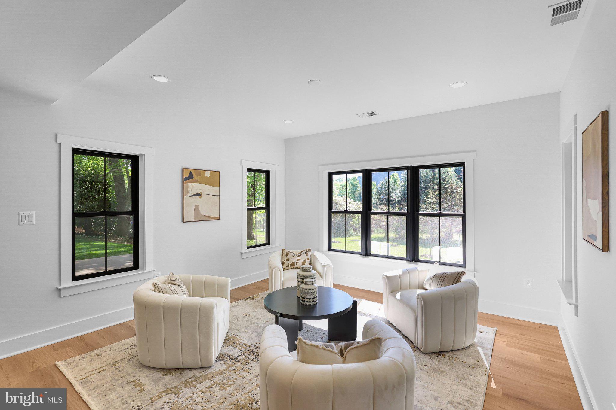 SOUTHAMPTON - Residential