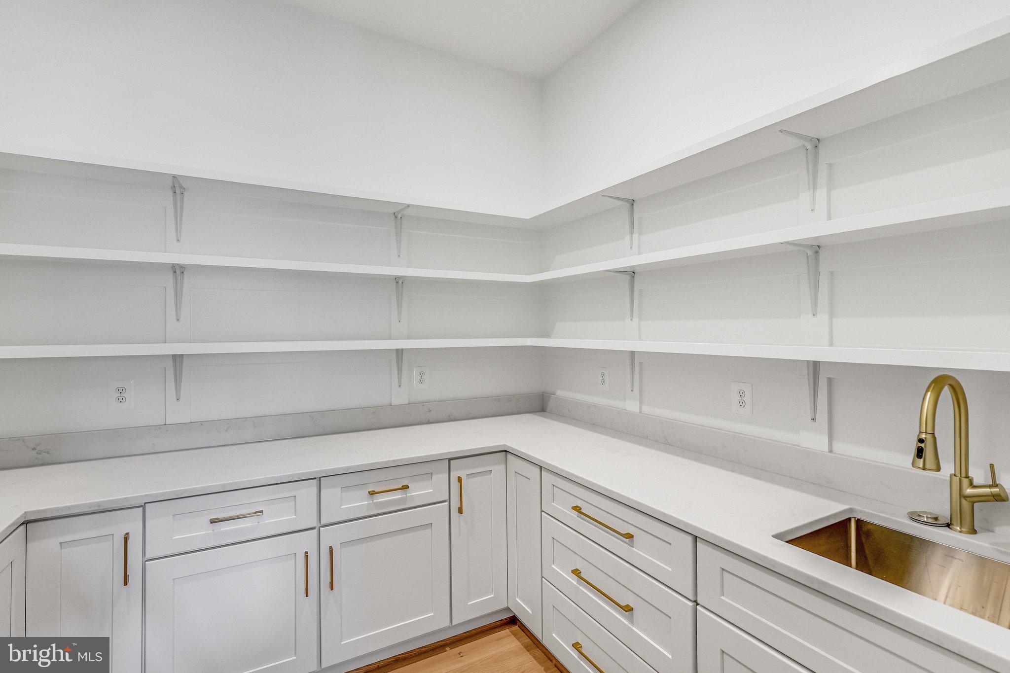 SOUTHAMPTON - Residential