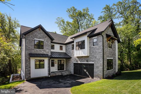 Photo of 2129 Mckay Street, FALLS CHURCH, VA 22043 (MLS # VAFX2278398)