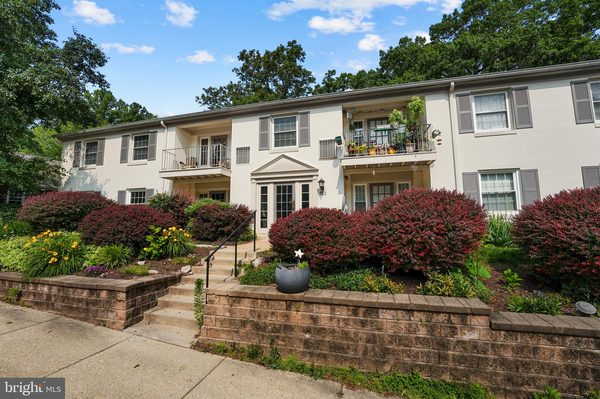 5904 KINGSFORD ROAD E 418