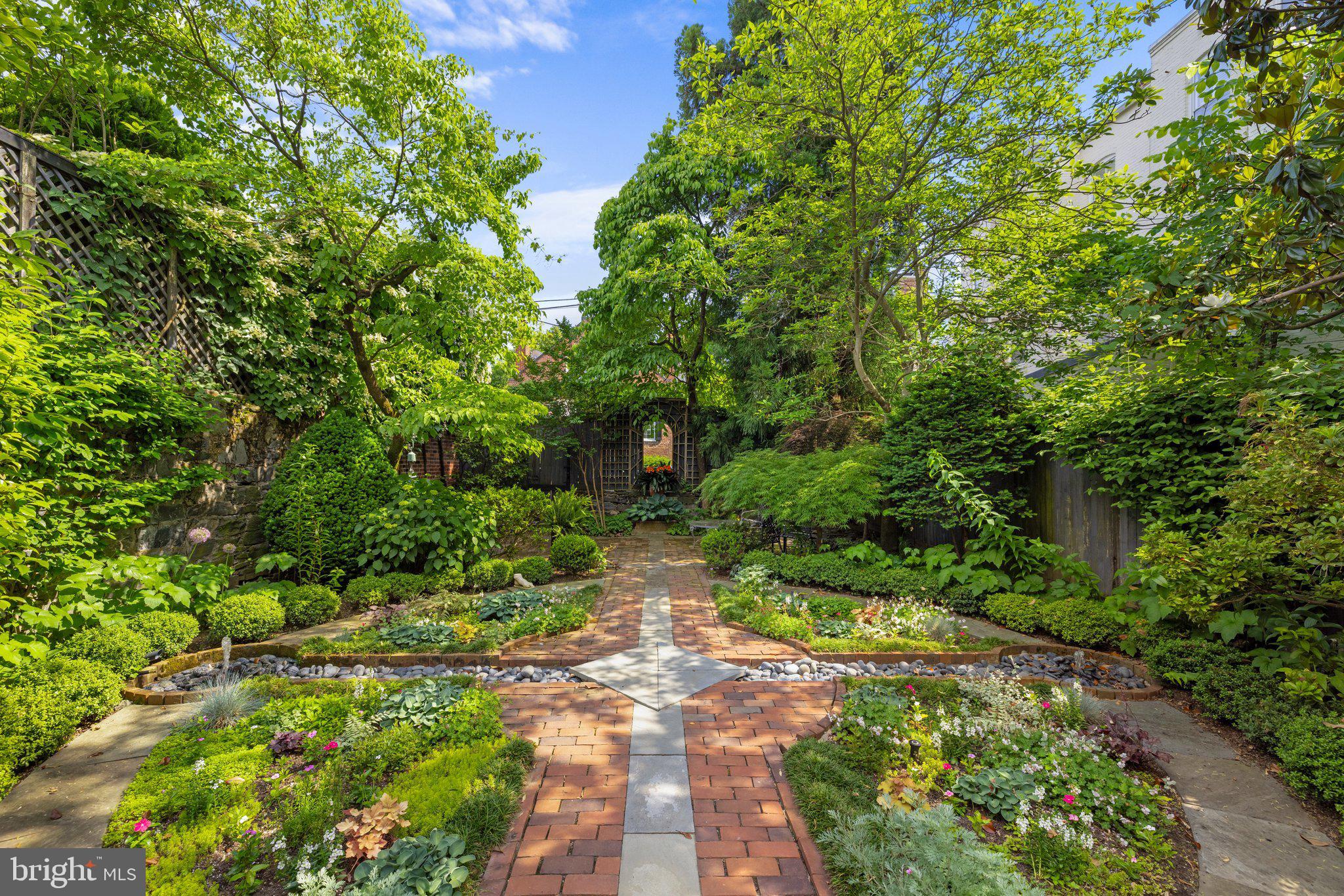 GEORGETOWN - Residential